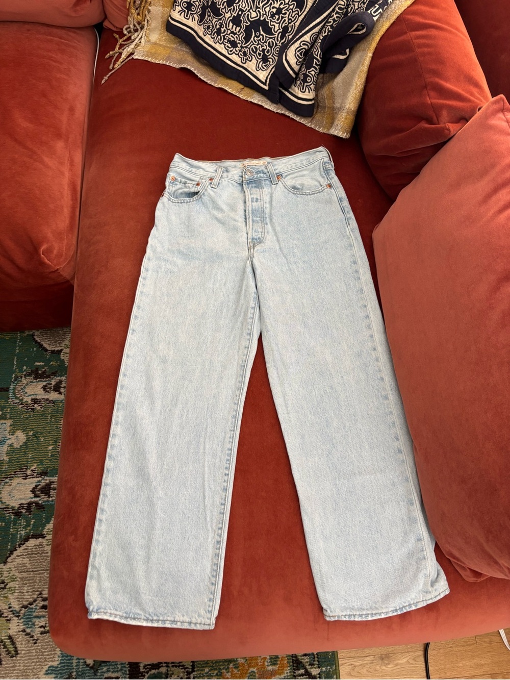 Levi's light wash ribcage High-Rise Straight Leg ankle Jeans - Picture 4 of 5